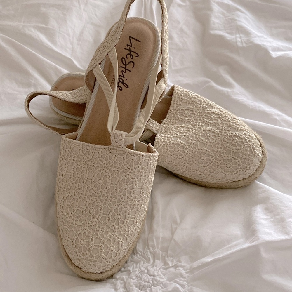 LifeStride Women’s Katrina Slip-On Espadrilles